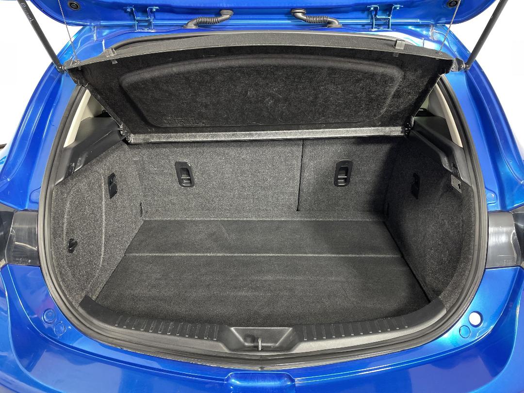 Photo '14' of Mazda Axela