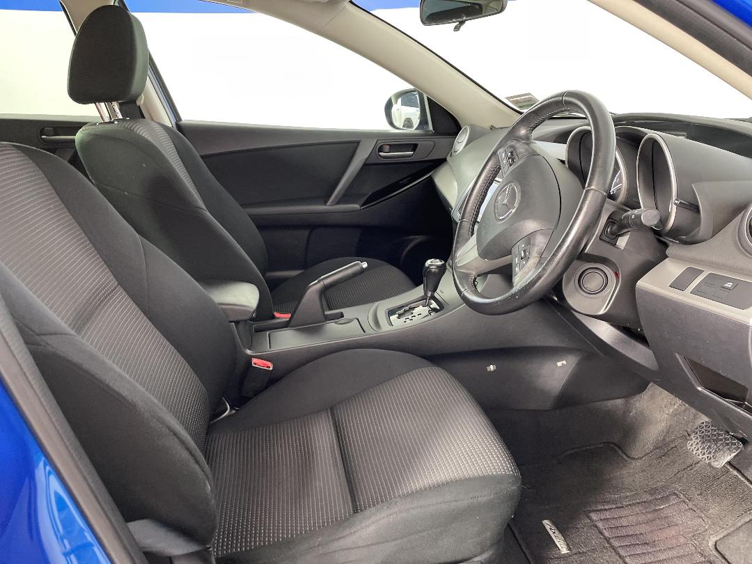 Photo '16' of Mazda Axela