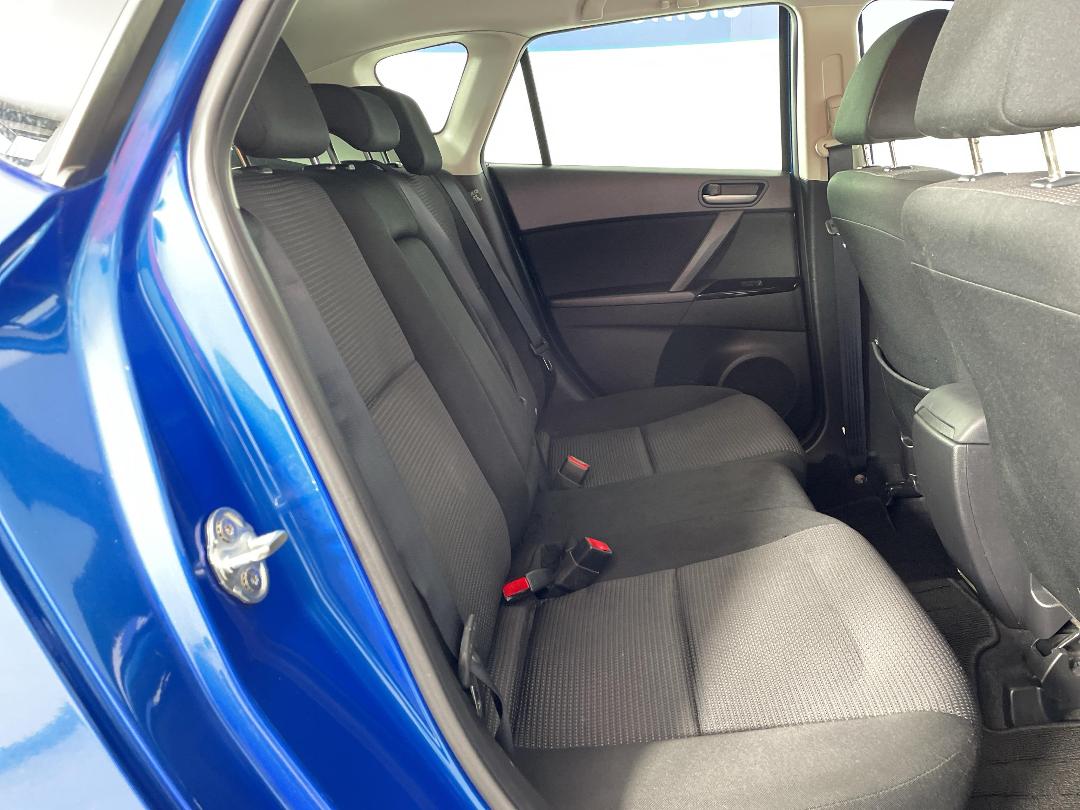 Photo '20' of Mazda Axela