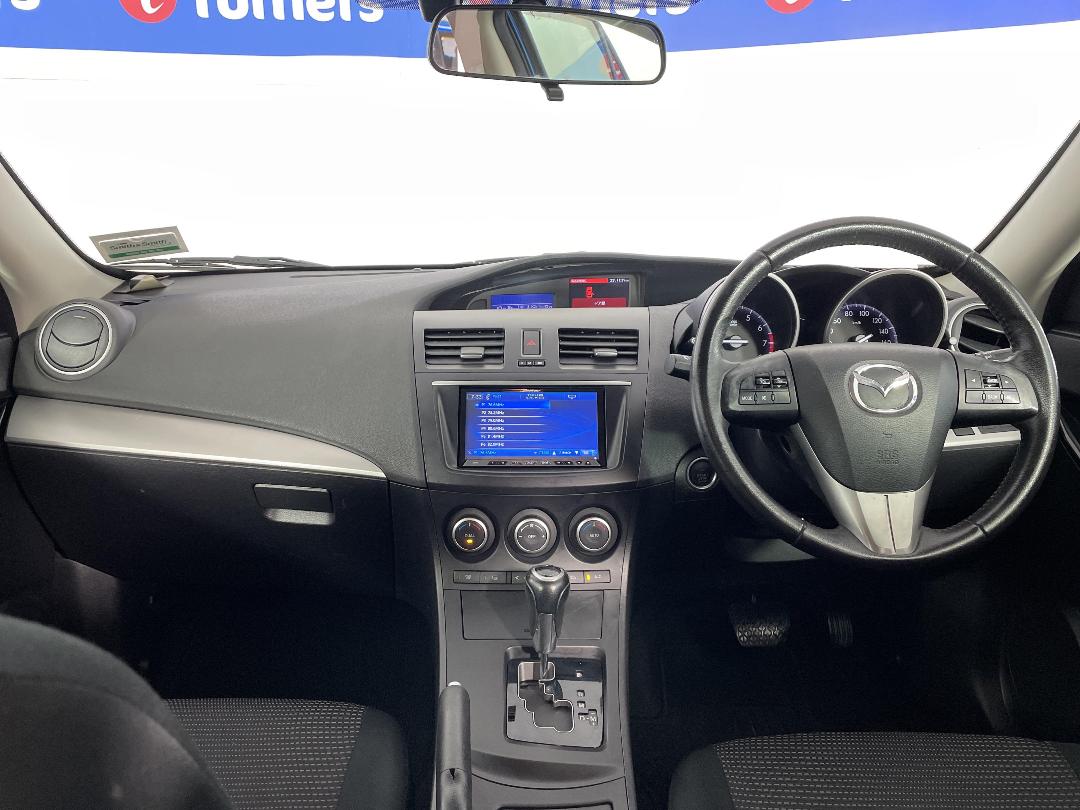 Photo '17' of Mazda Axela