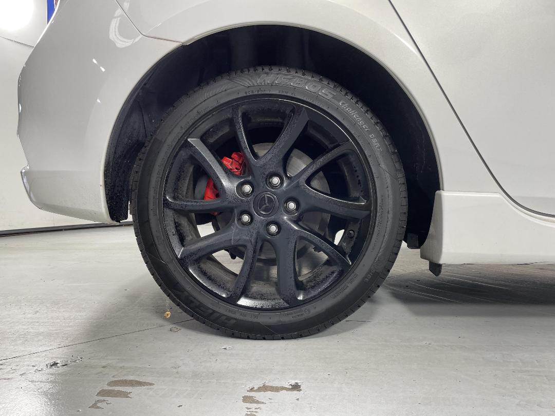 Photo '12' of Mazda Axela