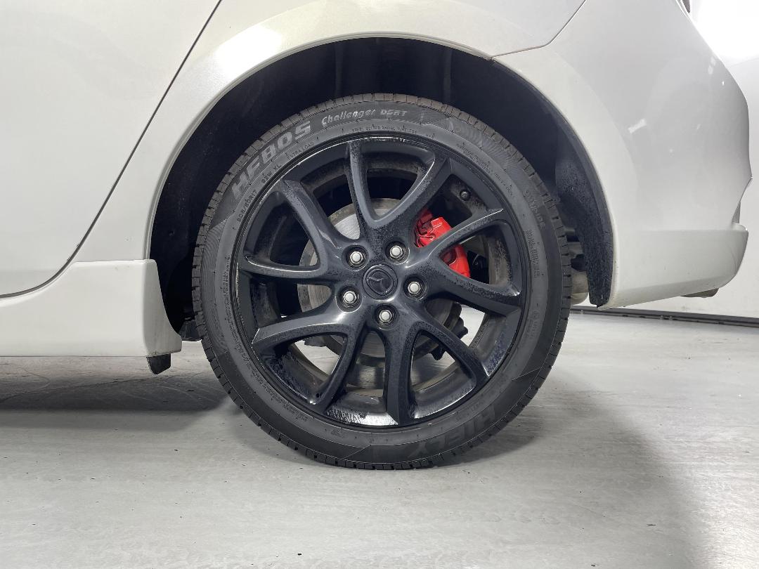 Photo '11' of Mazda Axela