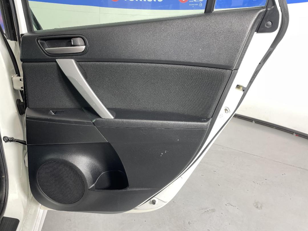 Photo '19' of Mazda Axela