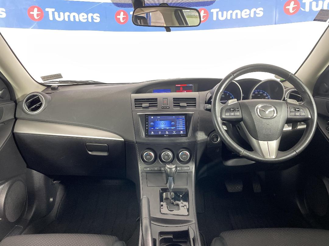 Photo '17' of Mazda Axela