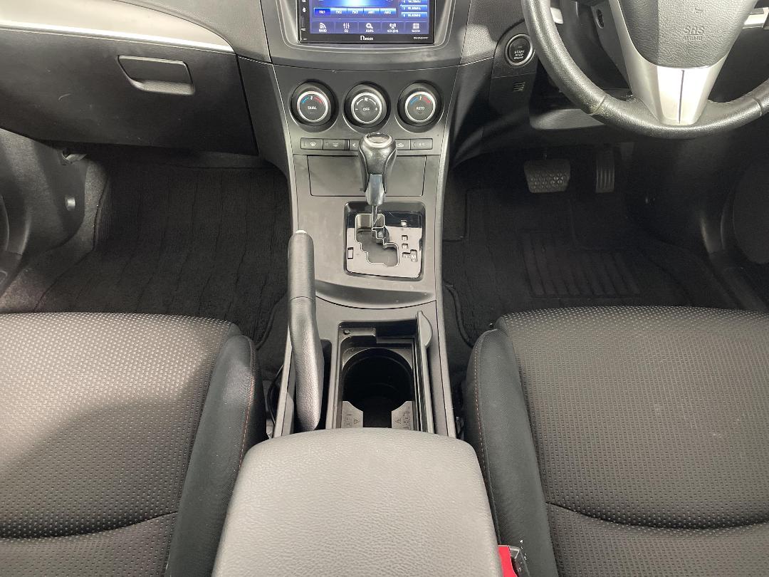 Photo '18' of Mazda Axela