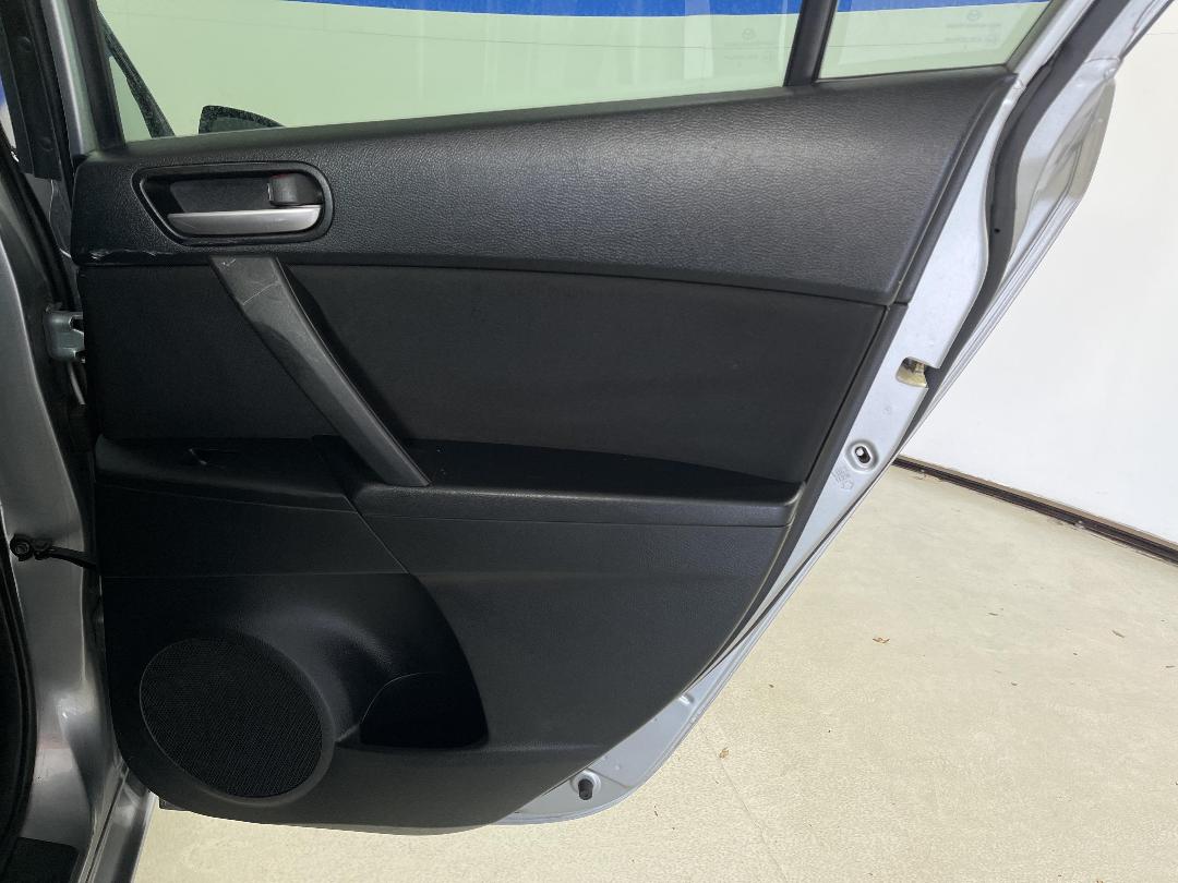 Photo '19' of Mazda Axela