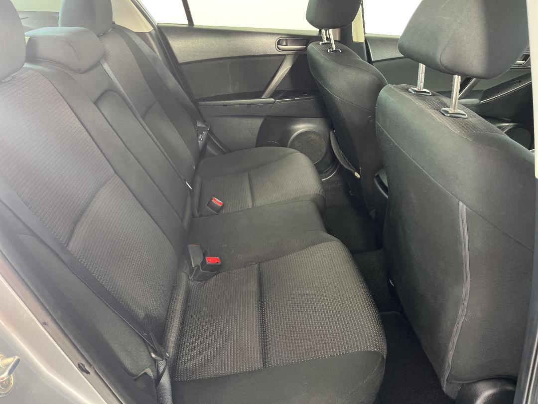 Photo '20' of Mazda Axela