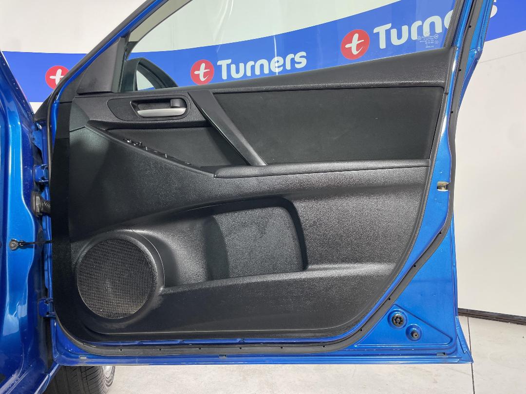 Photo '15' of Mazda Axela