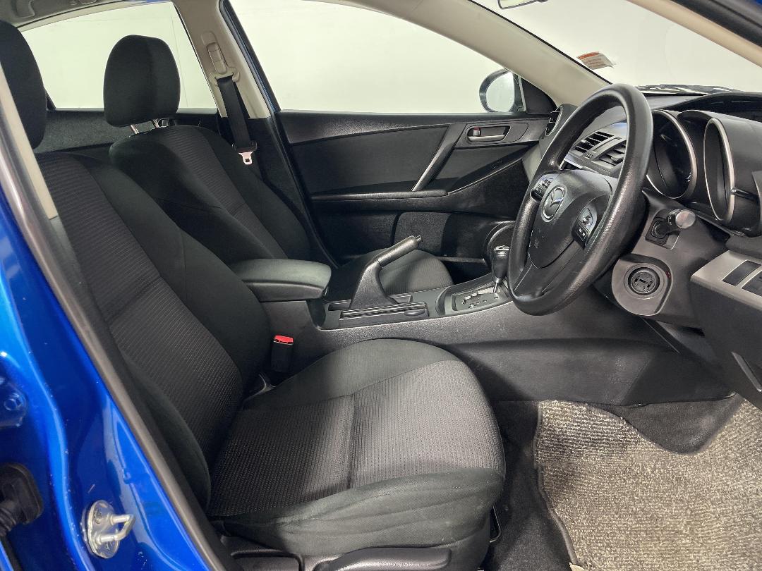 Photo '16' of Mazda Axela