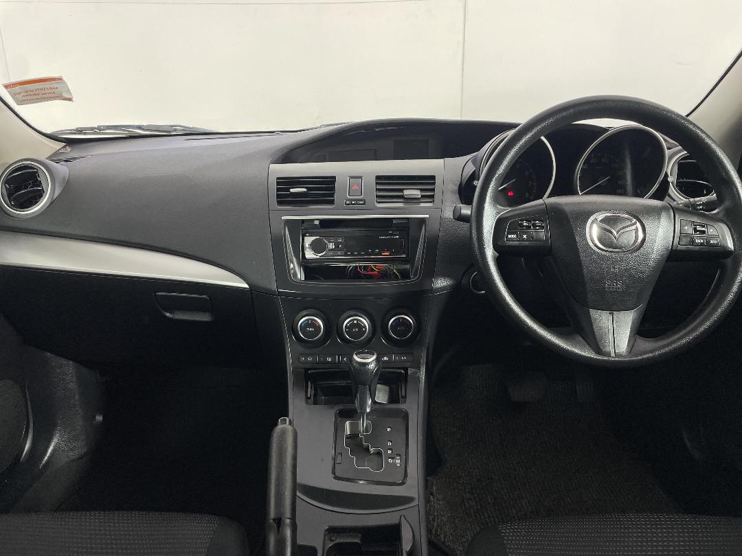 Photo '17' of Mazda Axela