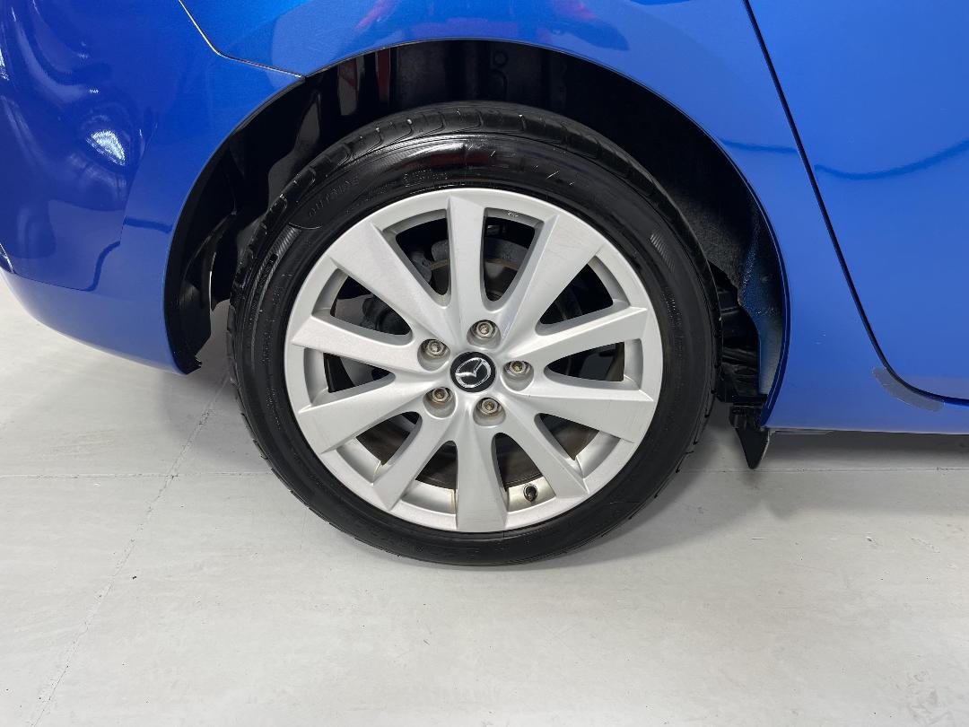 Photo '12' of Mazda Axela