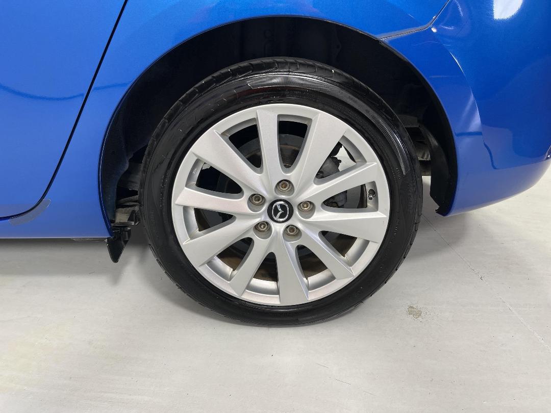 Photo '11' of Mazda Axela