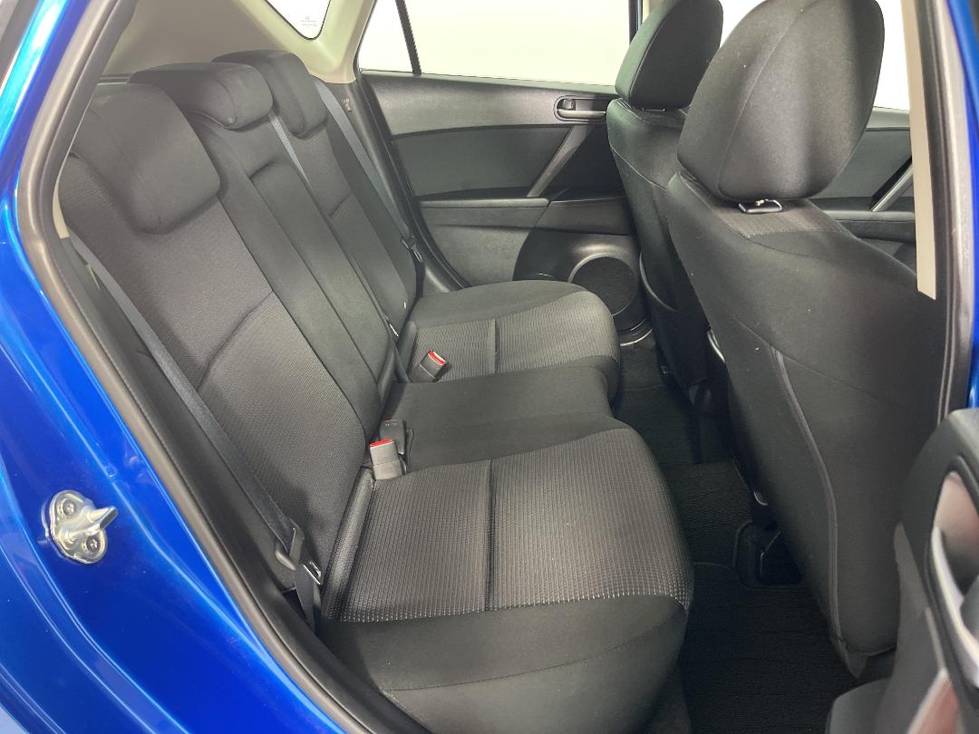 Photo '20' of Mazda Axela