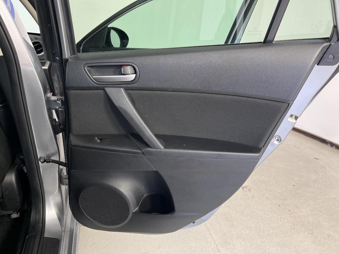 Photo '19' of Mazda Axela Photo '19' of Mazda Axela