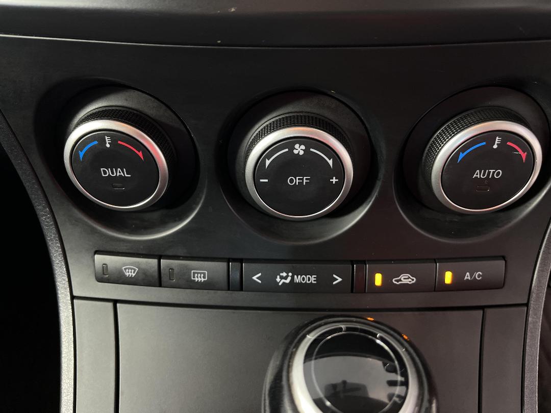 Photo '27' of Mazda Axela Photo '27' of Mazda Axela