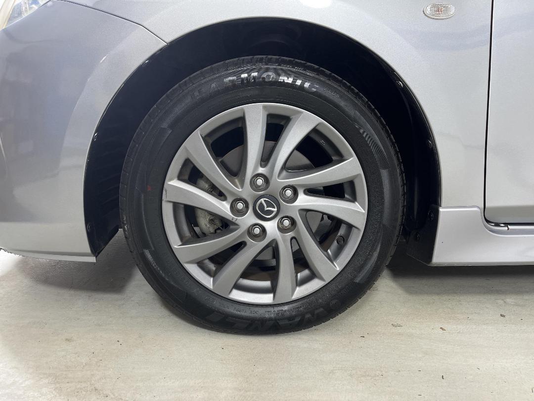 Photo '10' of Mazda Axela