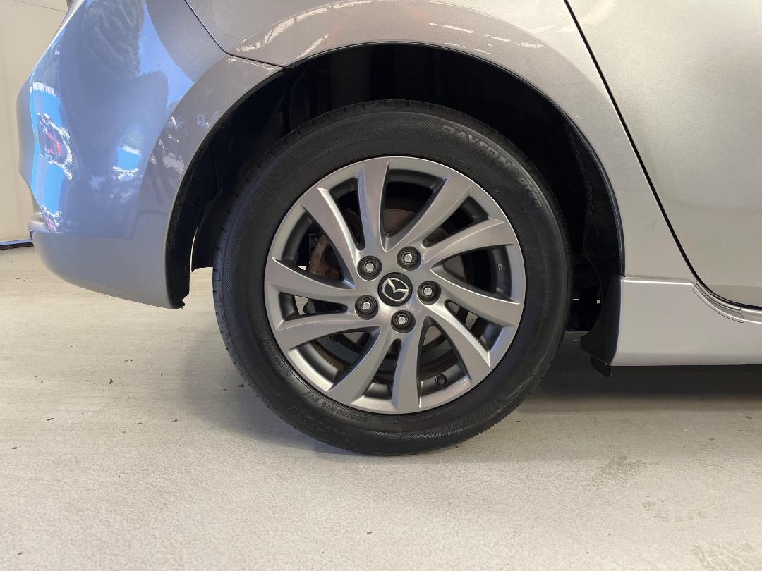 Photo '12' of Mazda Axela