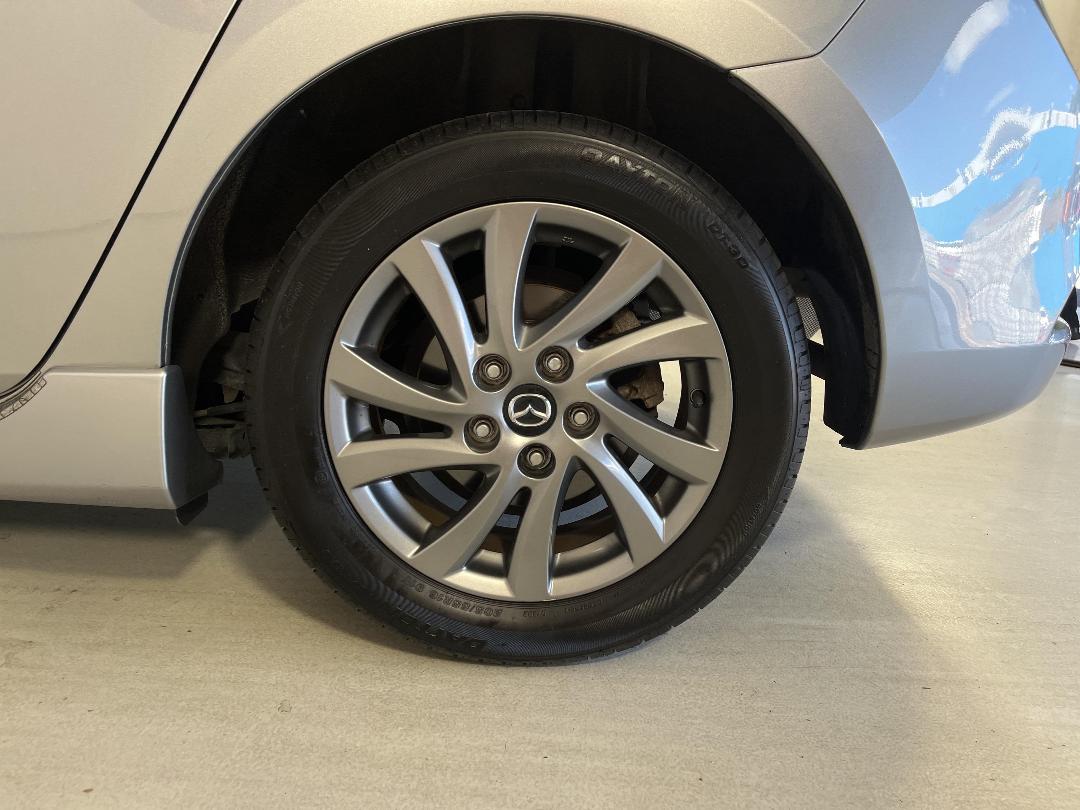 Photo '11' of Mazda Axela