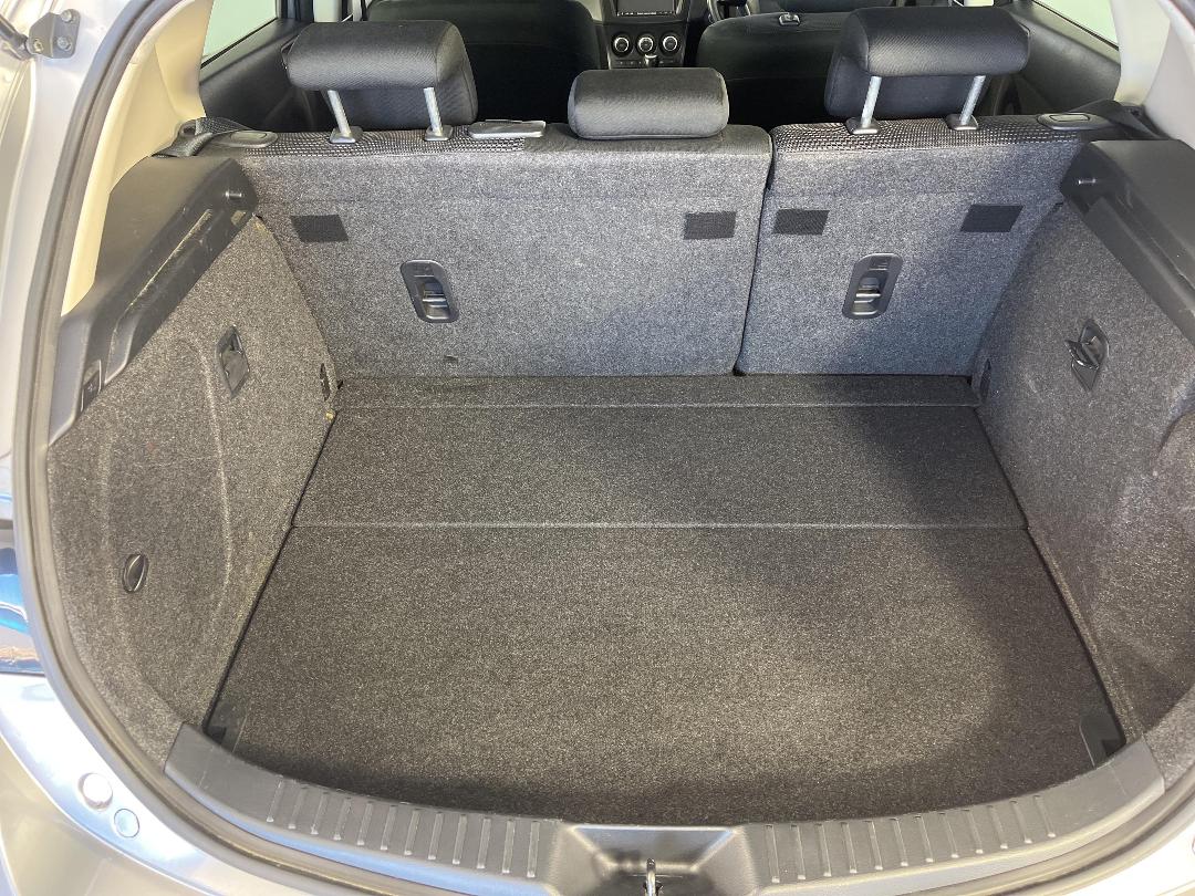 Photo '14' of Mazda Axela