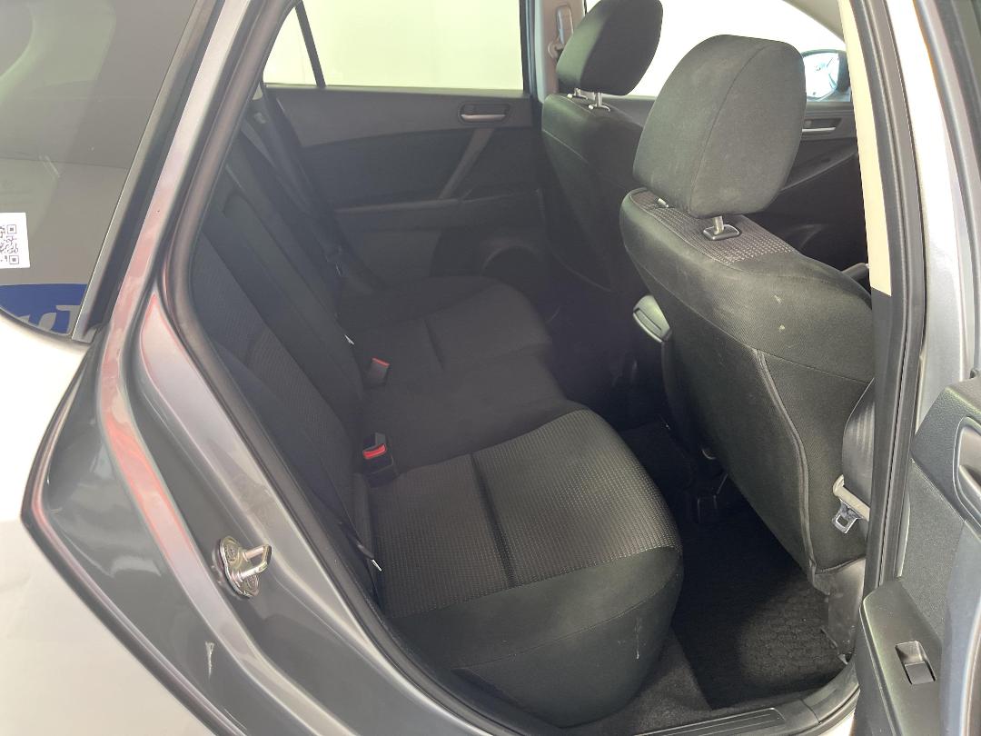 Photo '20' of Mazda Axela