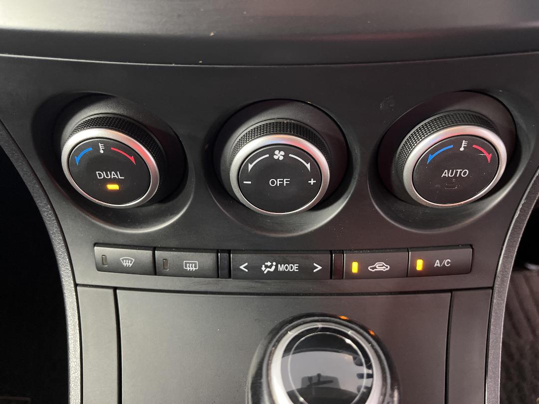 Photo '27' of Mazda Axela