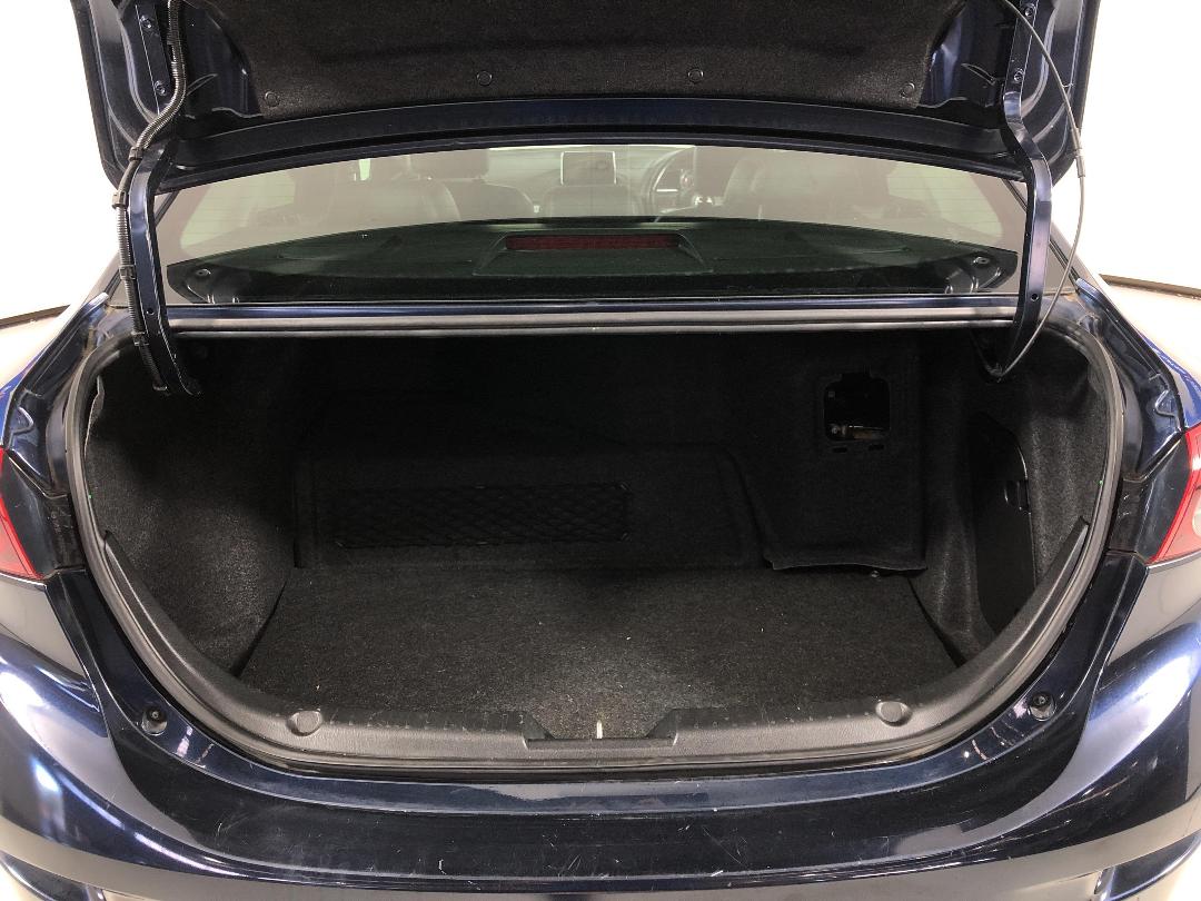 Photo '14' of Mazda Axela Photo '14' of Mazda Axela