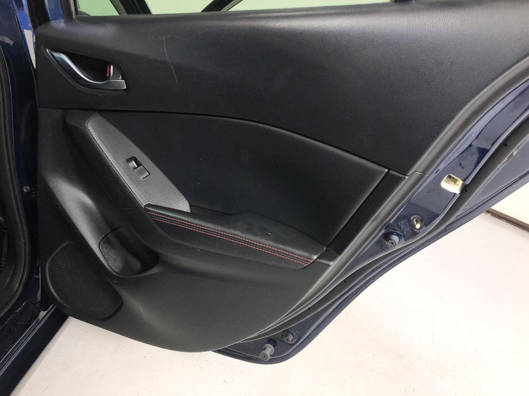 Photo '19' of Mazda Axela Photo '19' of Mazda Axela