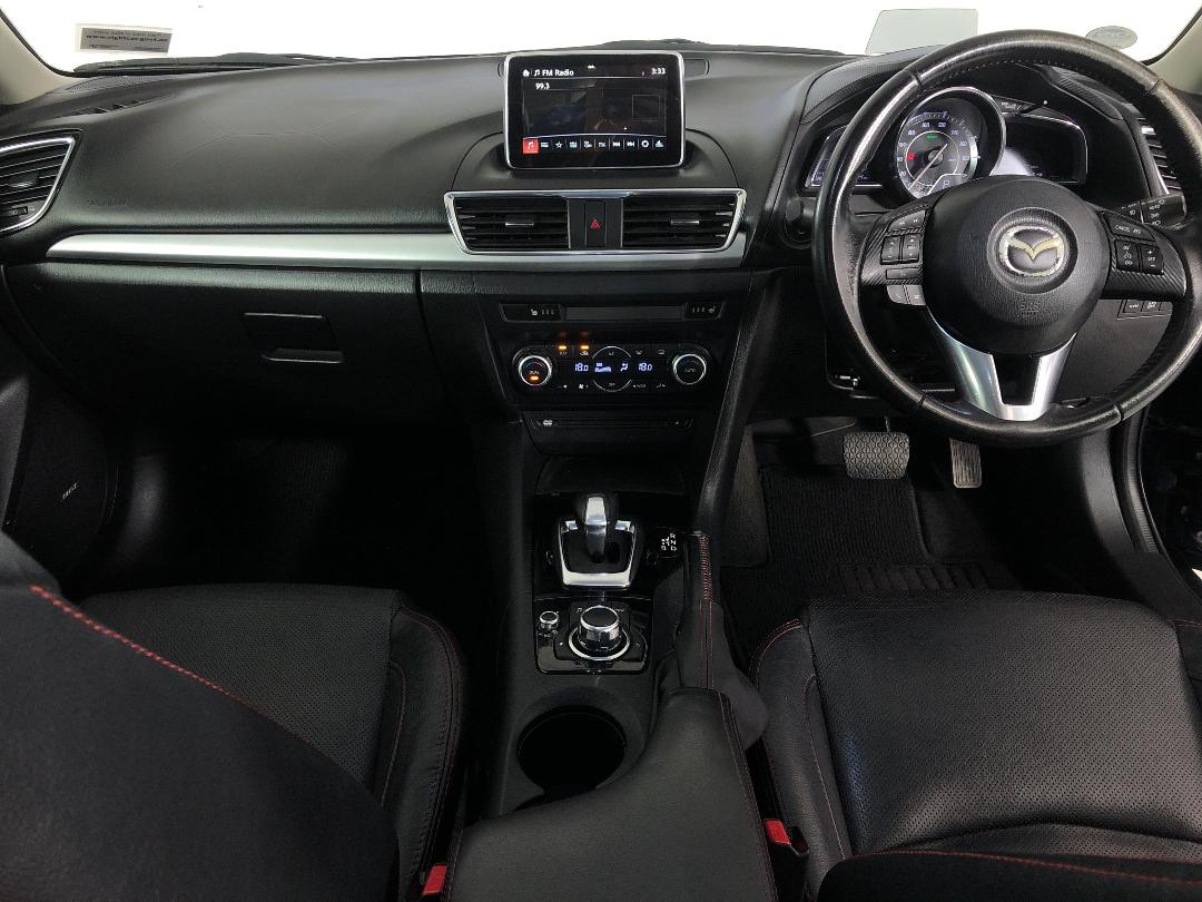 Photo '17' of Mazda Axela Photo '17' of Mazda Axela