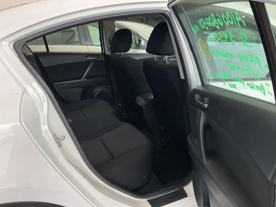 Photo '12' of Mazda Axela Photo '12' of Mazda Axela