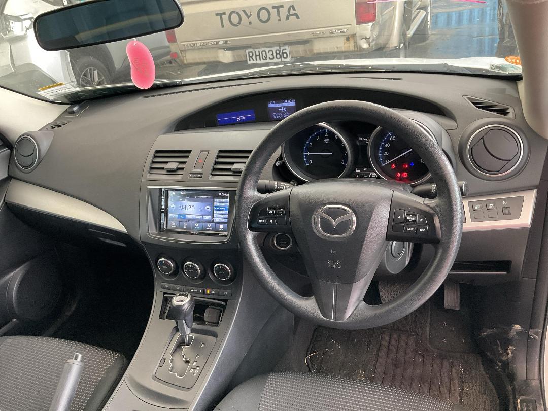 Photo '11' of Mazda Axela Photo '11' of Mazda Axela