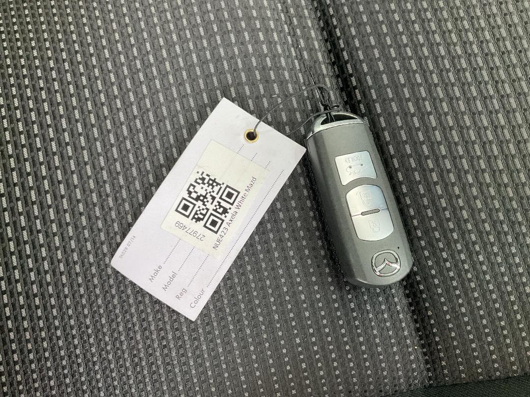 Photo '9' of Mazda Axela Photo '9' of Mazda Axela