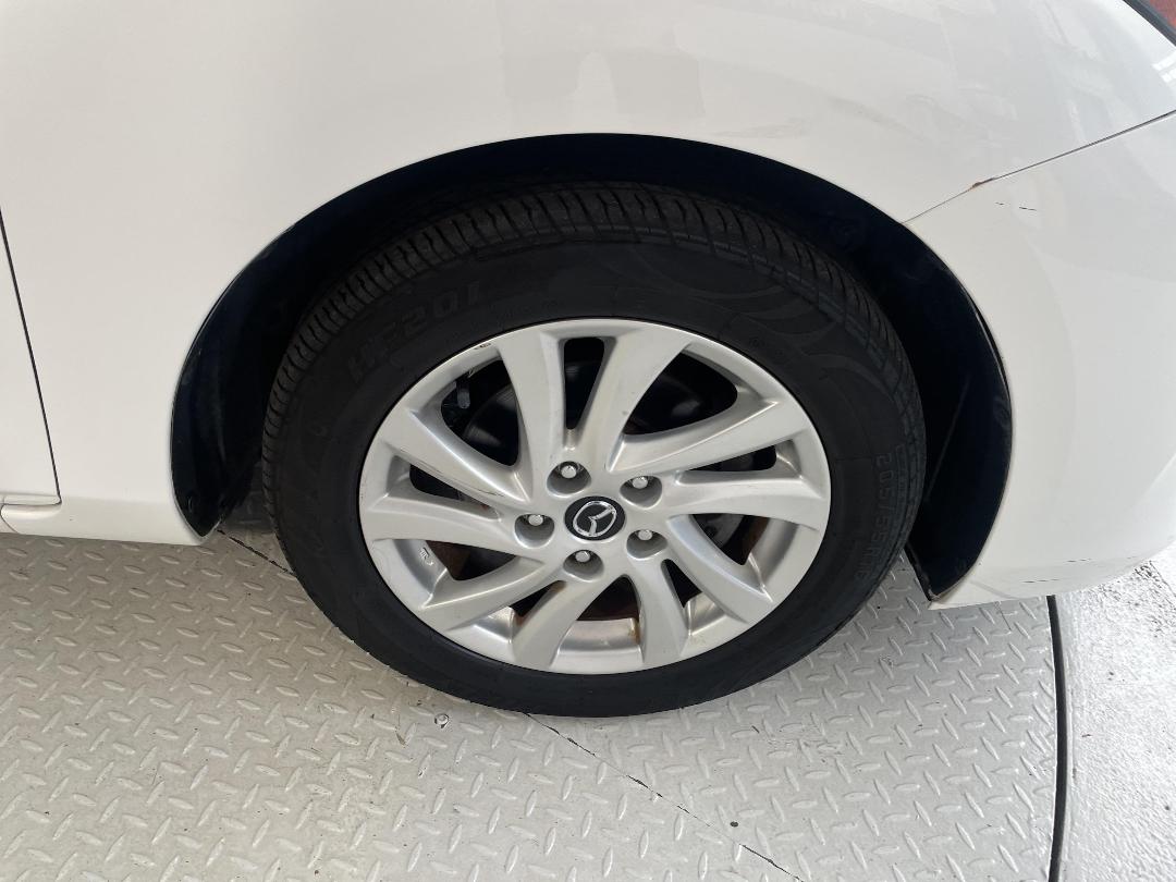 Photo '9' of Mazda Axela Photo '9' of Mazda Axela