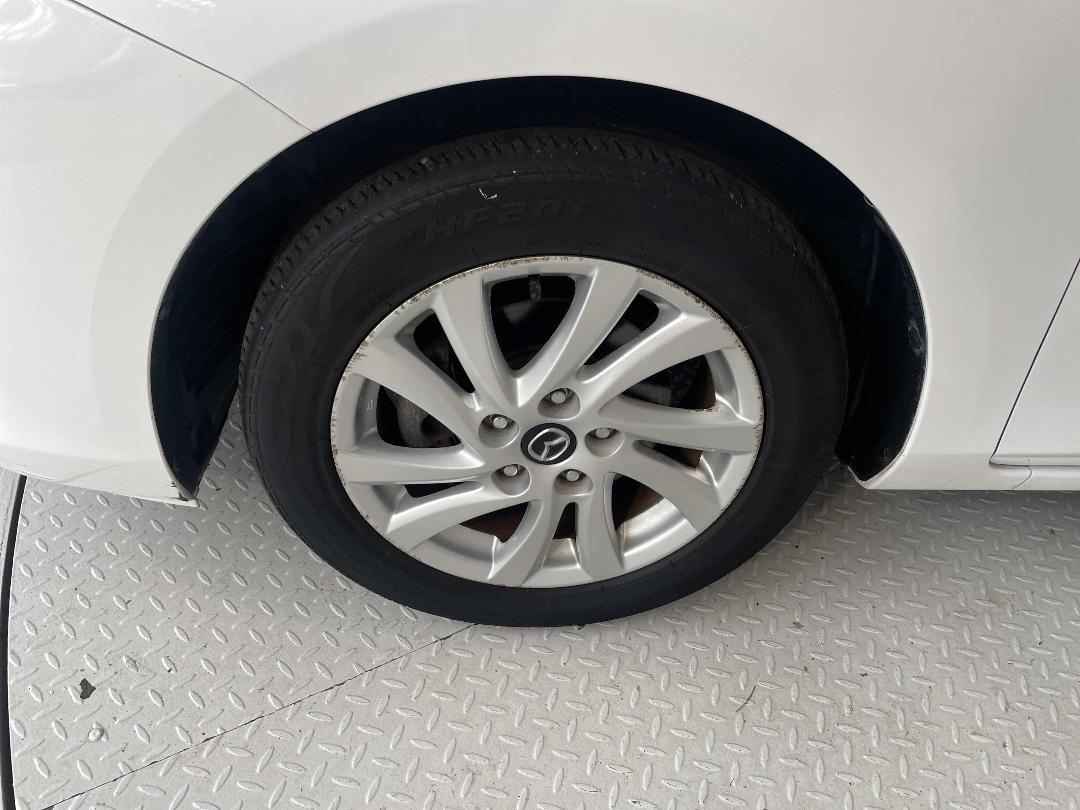 Photo '10' of Mazda Axela Photo '10' of Mazda Axela