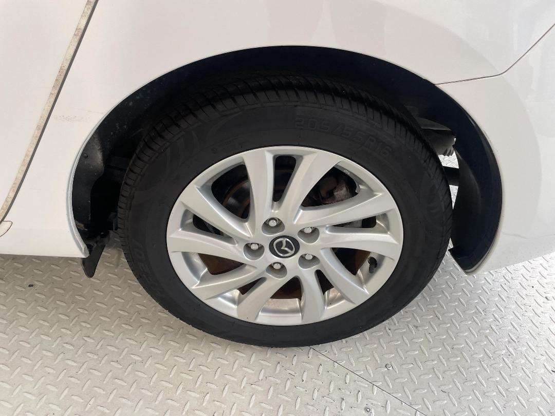 Photo '11' of Mazda Axela Photo '11' of Mazda Axela