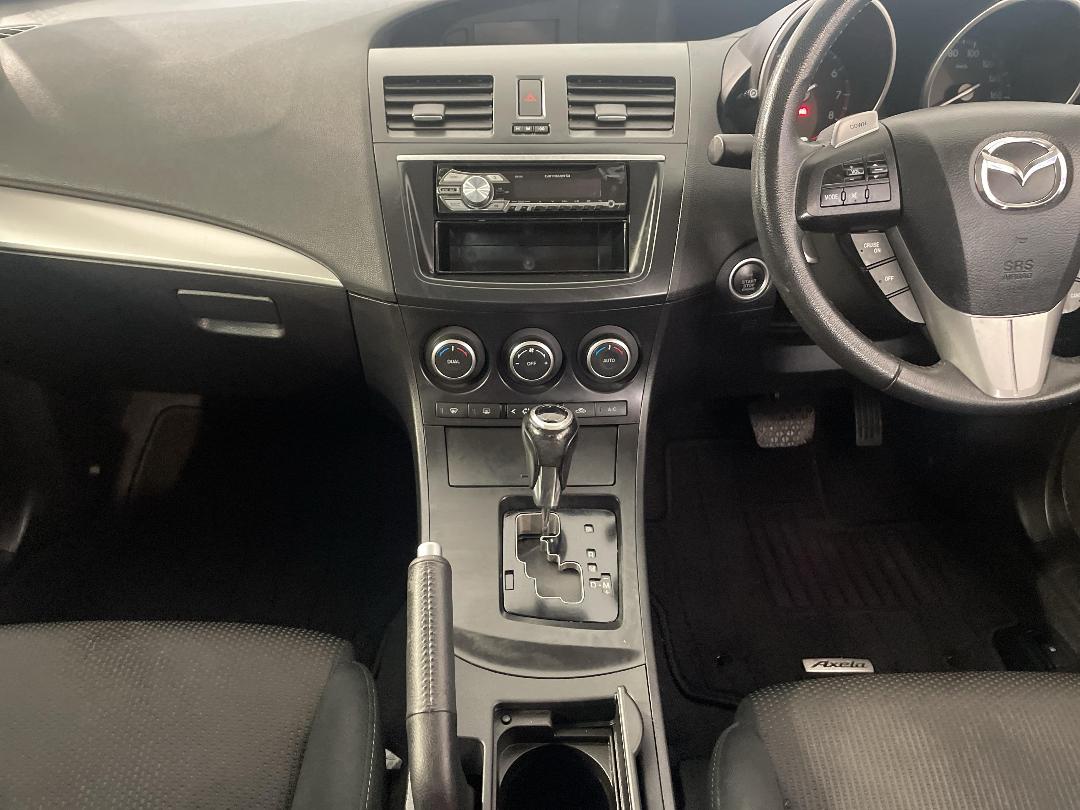 Photo '18' of Mazda Axela Photo '18' of Mazda Axela