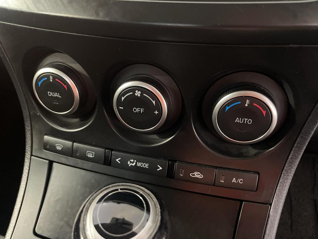 Photo '30' of Mazda Axela Photo '30' of Mazda Axela