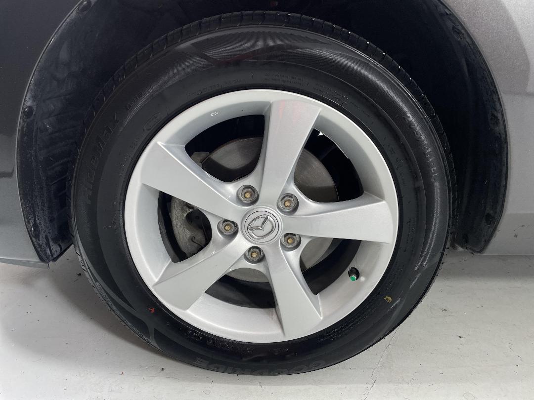 Photo '10' of Mazda Axela Photo '10' of Mazda Axela