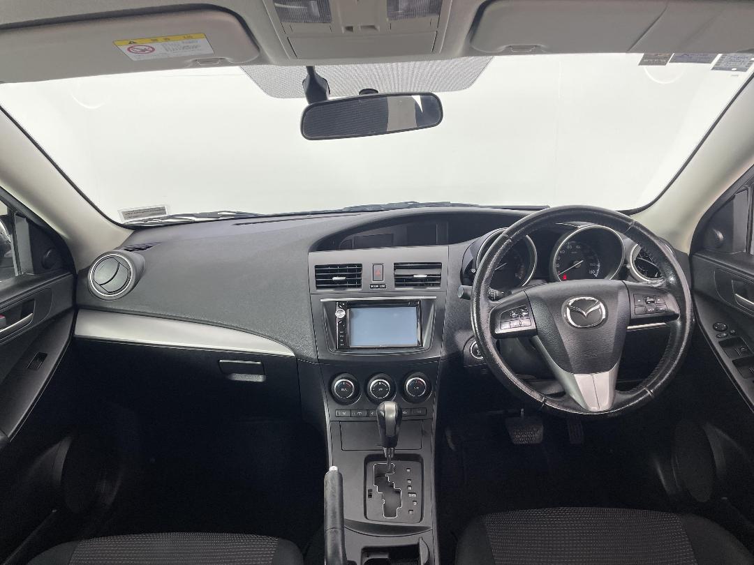 Photo '17' of Mazda Axela Photo '17' of Mazda Axela