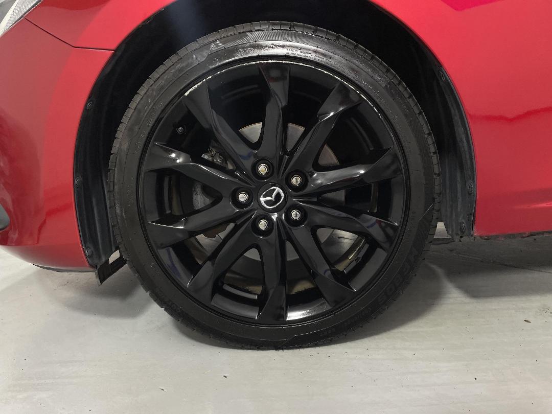 Photo '10' of Mazda Axela