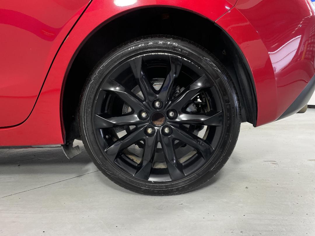 Photo '11' of Mazda Axela