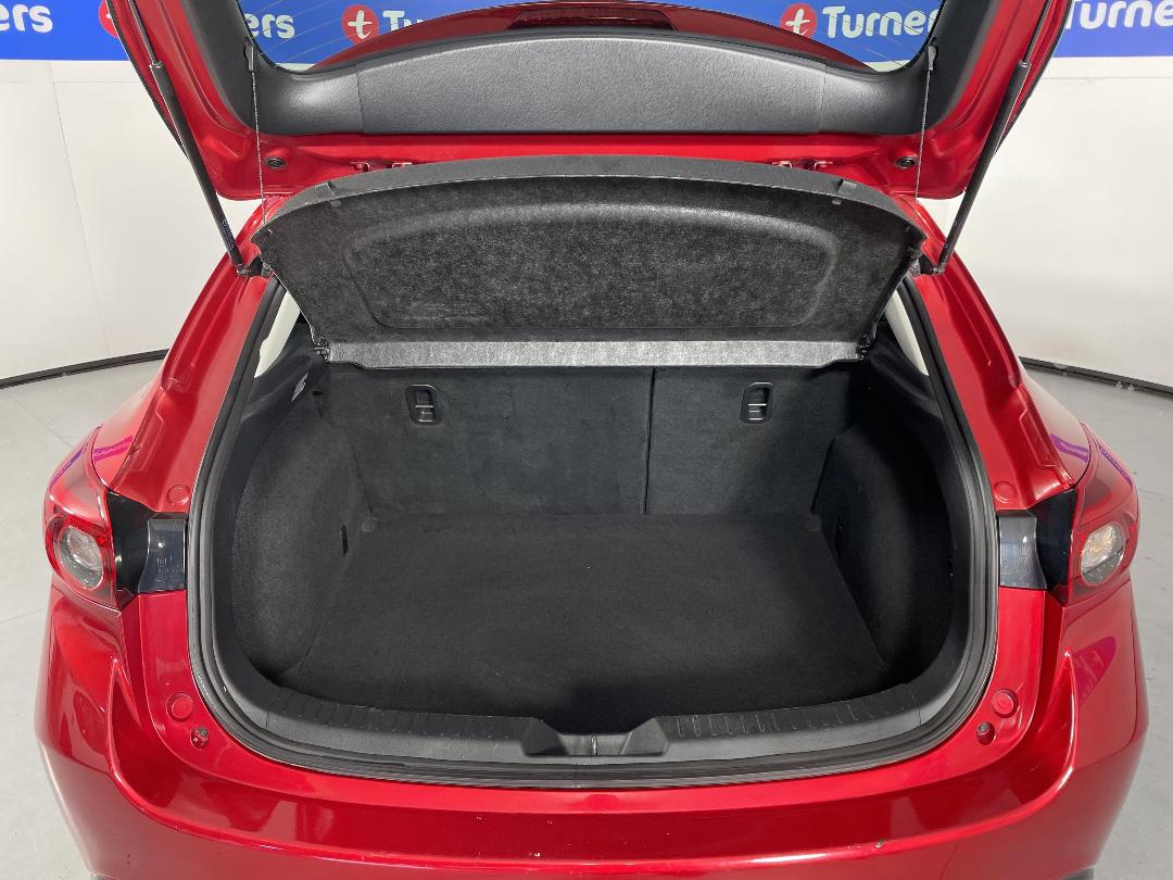 Photo '14' of Mazda Axela