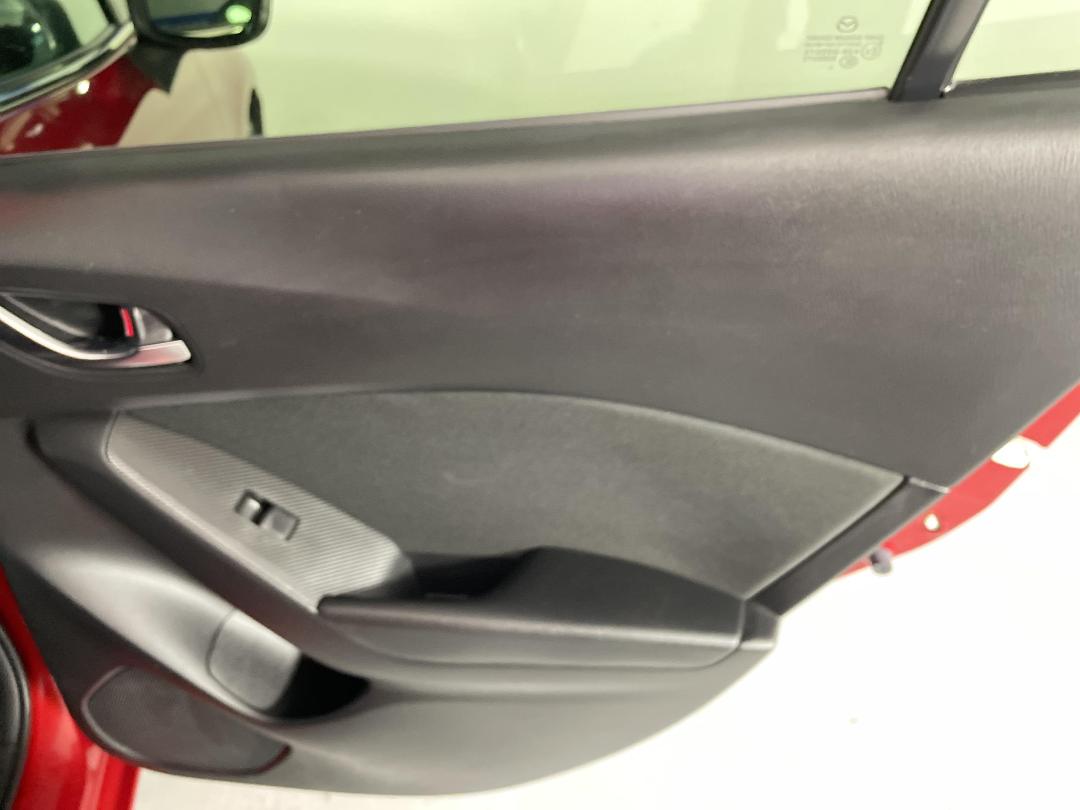 Photo '19' of Mazda Axela