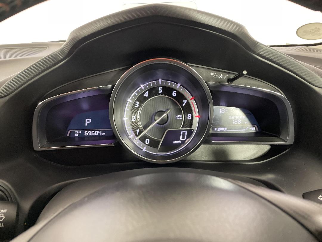 Photo '21' of Mazda Axela