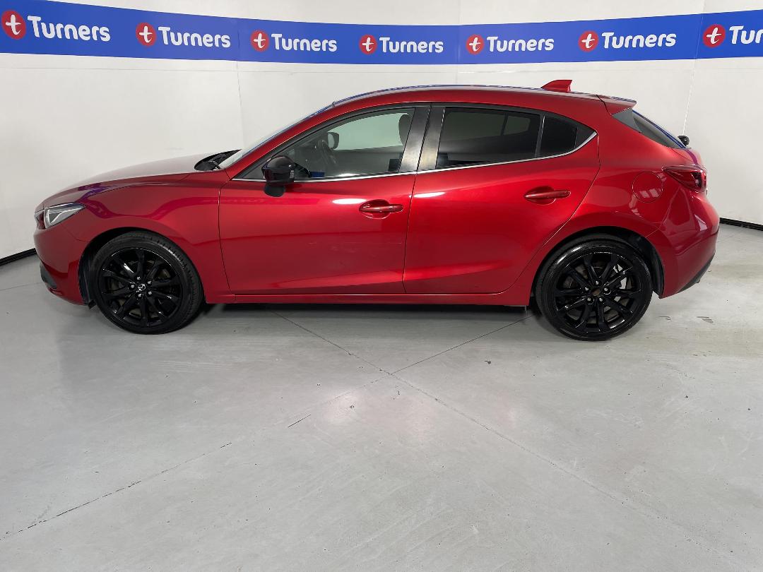 Photo '24' of Mazda Axela