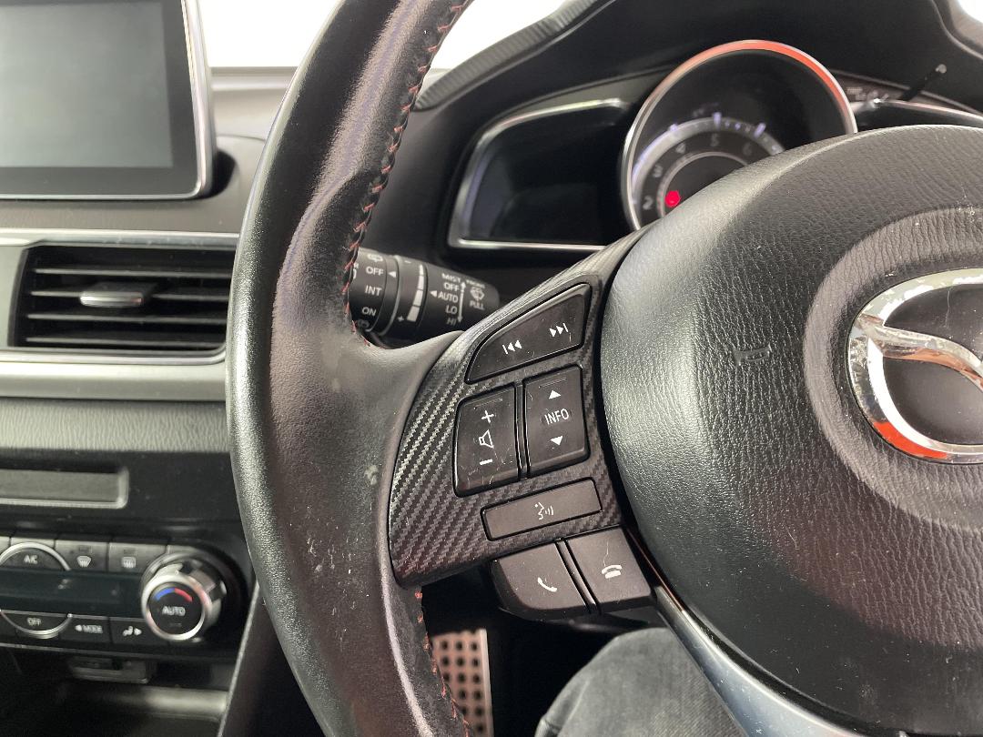 Photo '26' of Mazda Axela