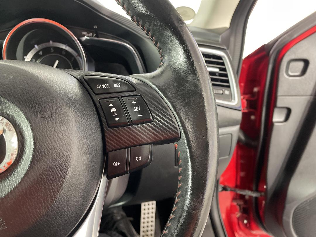 Photo '27' of Mazda Axela