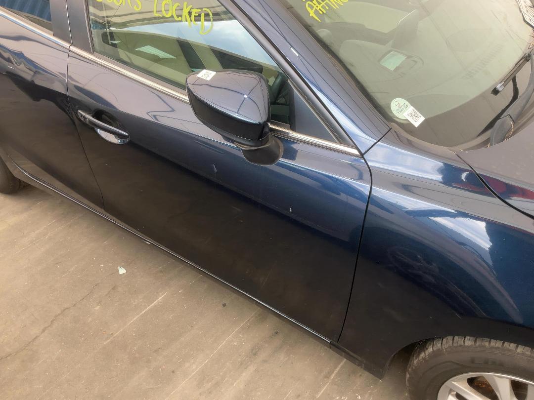 Photo '3' of Mazda Axela Hybrid