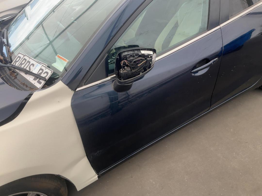 Photo '9' of Mazda Axela Hybrid