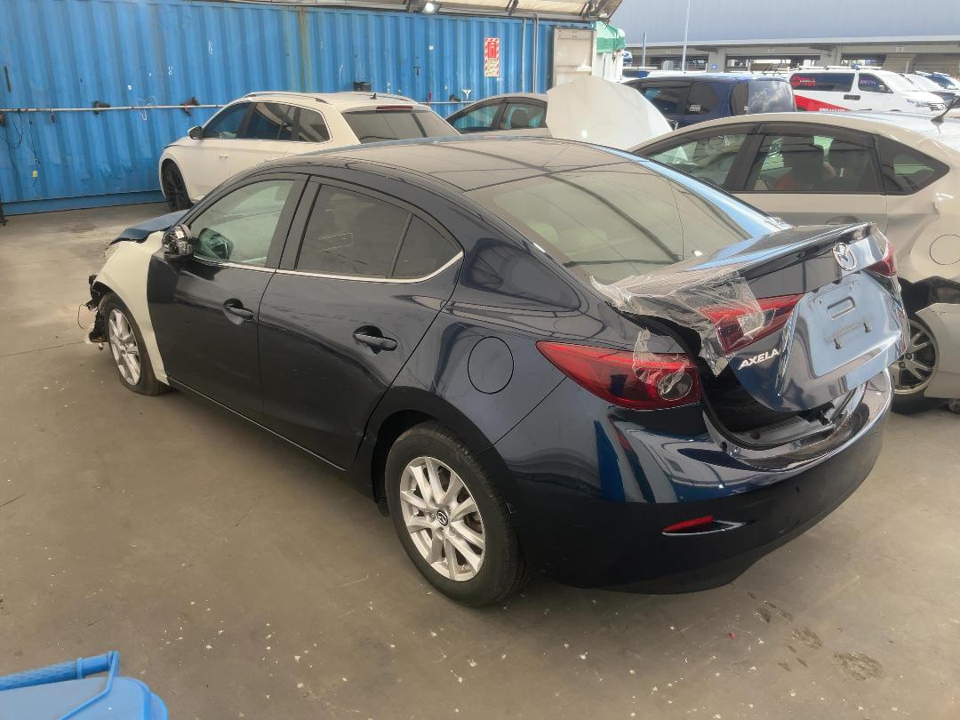 Photo '10' of Mazda Axela Hybrid