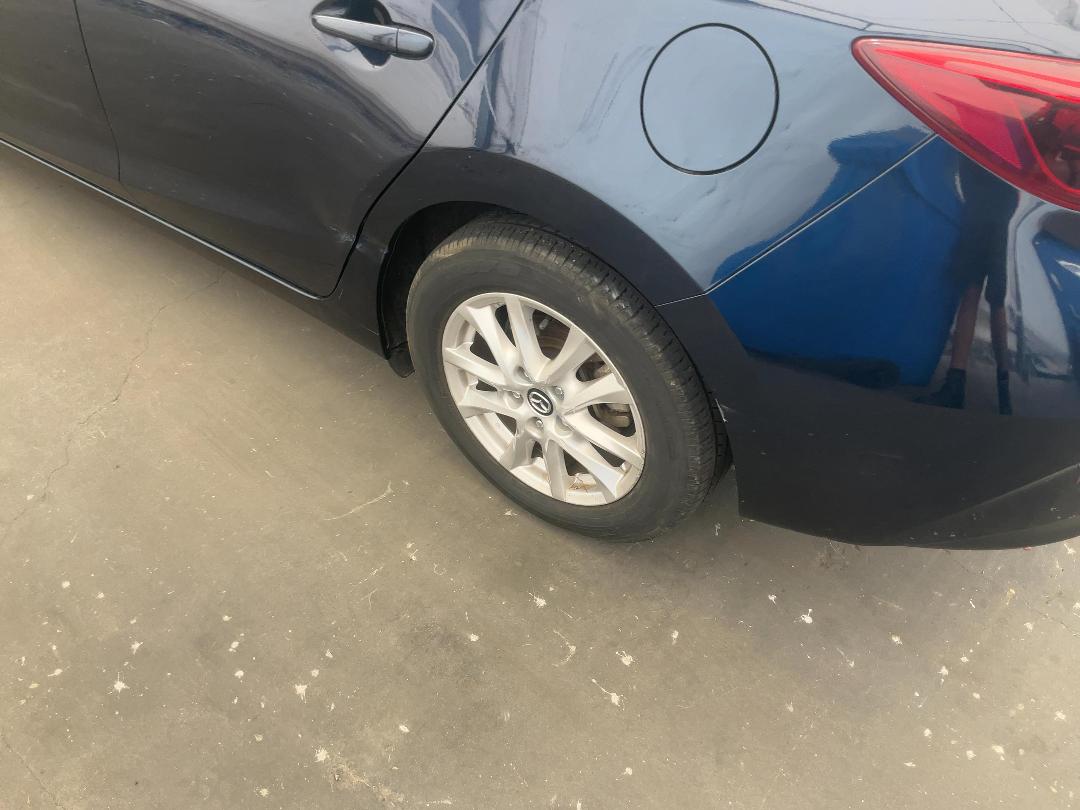 Photo '11' of Mazda Axela Hybrid